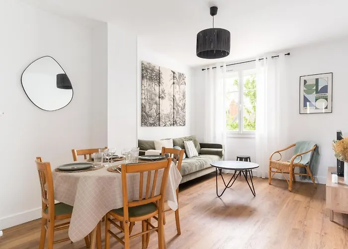 Joli Avec Garage Sur L'ile De * Nantes